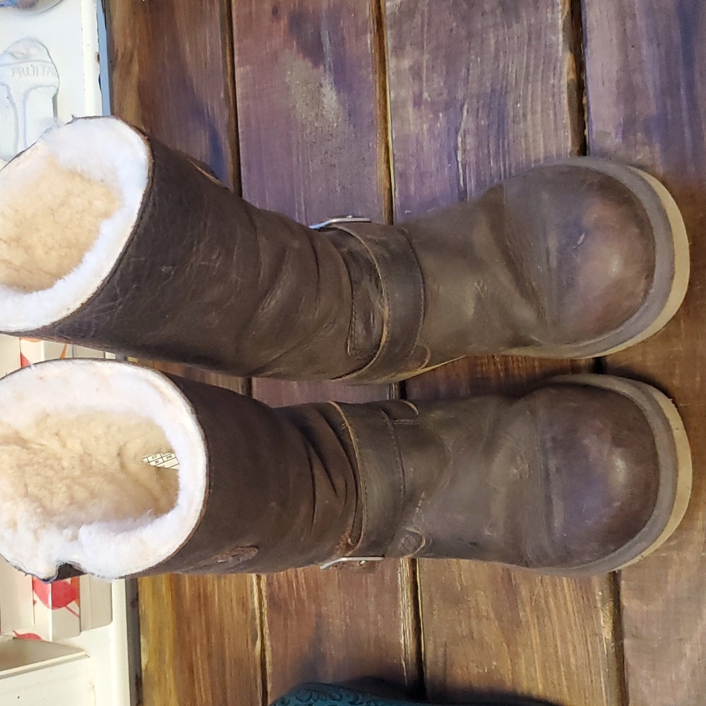 Leather ugg boots 8